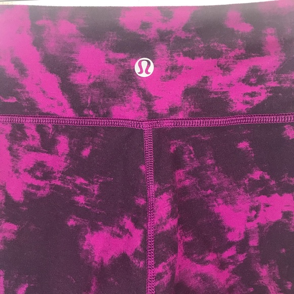 Lululemon Medium-Rise Wunder Under Crop II - D07 - Picture 6 of 8